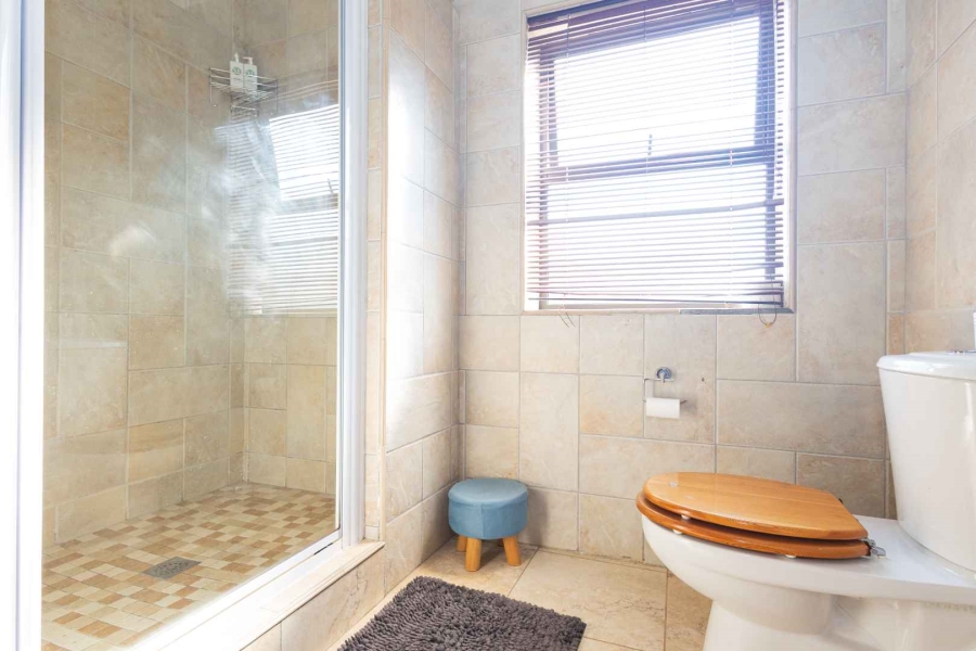 To Let 4 Bedroom Property for Rent in Ridgeworth Western Cape